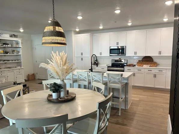 761 W Blue Magic Ln #202, Midvale, UT 84047