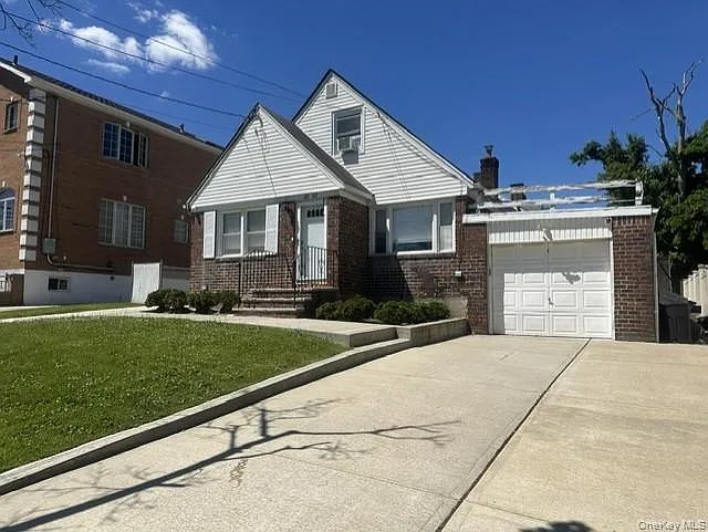 3 bed, 2.0 bath, 1376 sqft, $4,699 — Photo 2