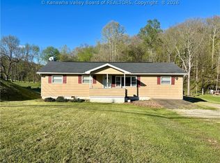 2530 Greenhills Rd, Ravenswood, WV 26164