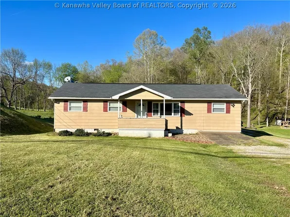 2530 Greenhills Rd, Ravenswood, WV 26164