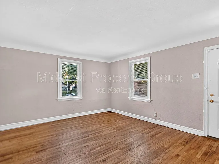 7815 Cler Ave — Photo 3