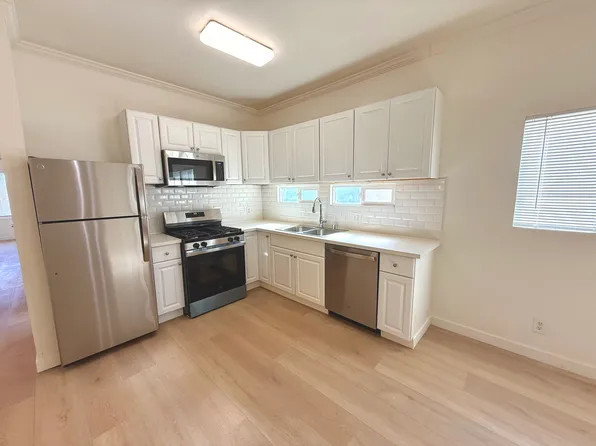 2870 1/2 W 8th St, Los Angeles, CA 90005