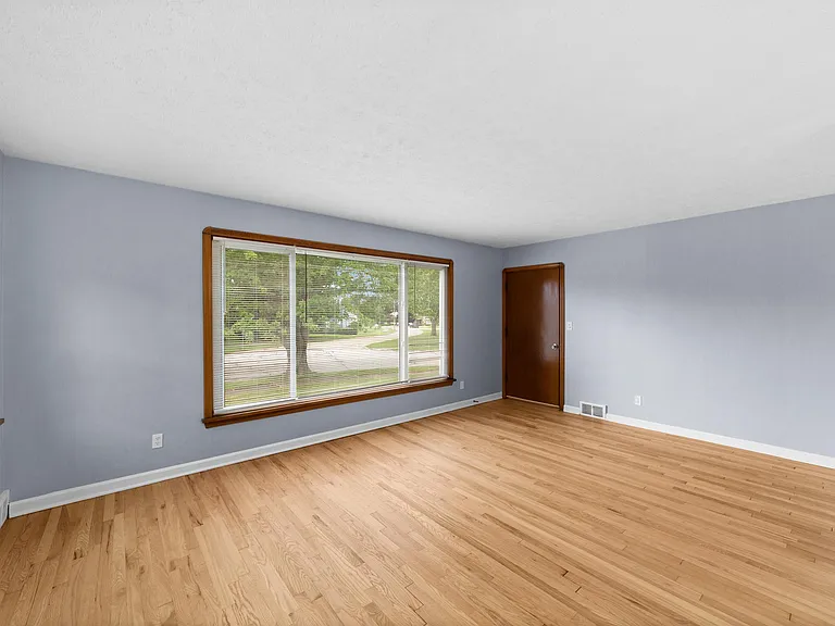 6229 Stanbury Rd — Photo 15
