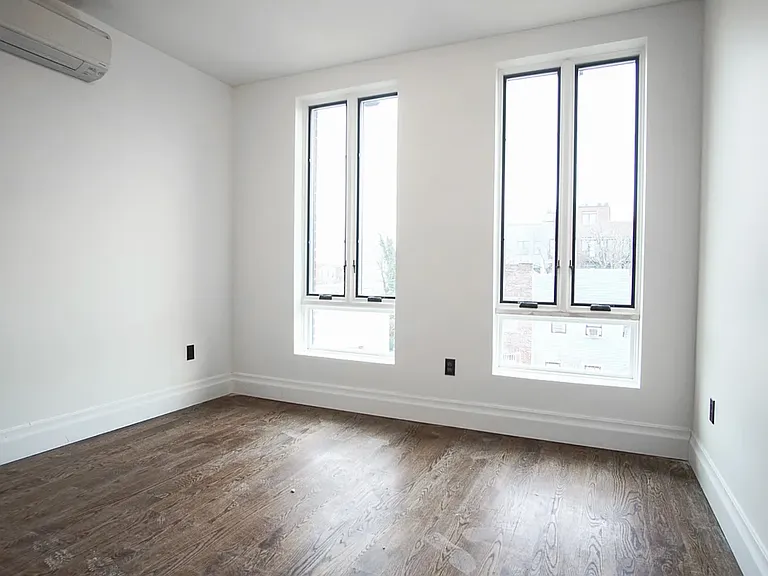 80 Stockholm St #4 — Photo 4