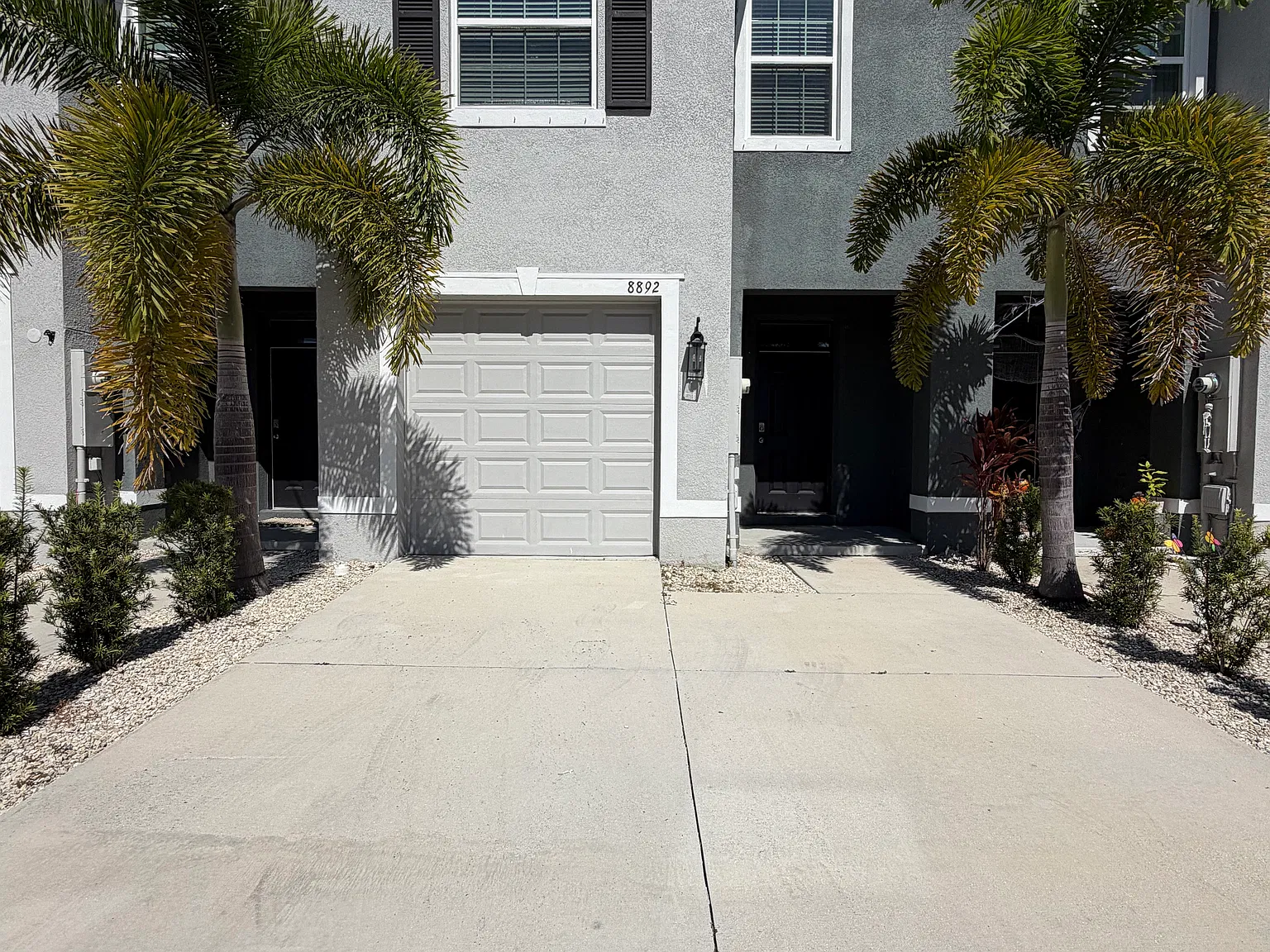 3 bed, 2.5 bath, 1724 sqft, $2,650 — Photo 2