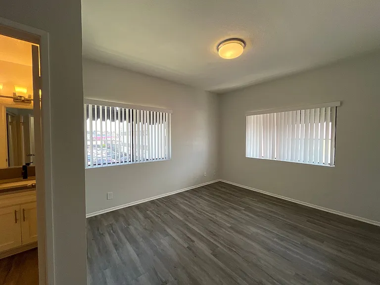 711 N. Sweetzer Ave — Photo 26