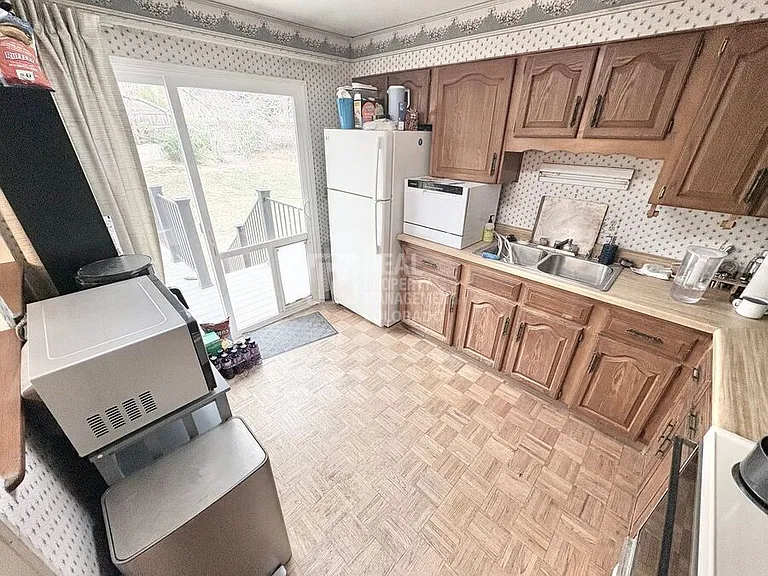 650 S Oswego St — Photo 4