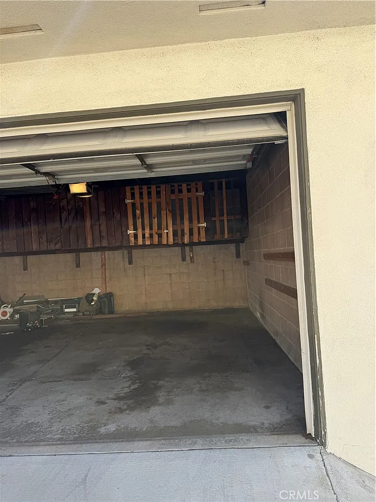 2 bed, 900 sqft, $2,150 — Photo 2