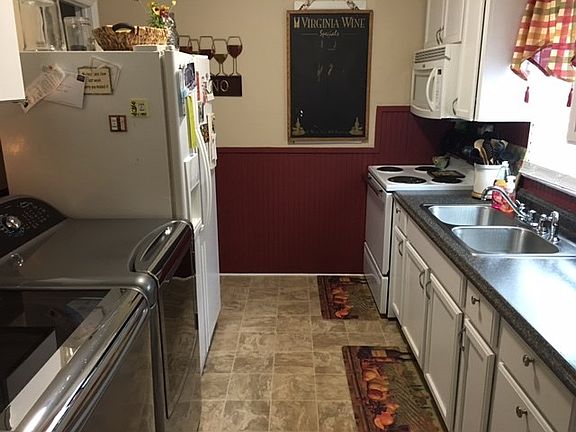 2nd image of 1215 Ash Ave