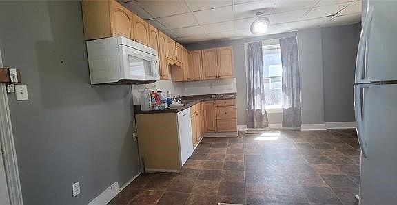 5th image of 405/407 N Lawndale Ave
