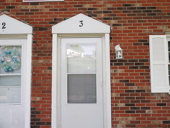 2nd image of 86 Bell Ln APT 3