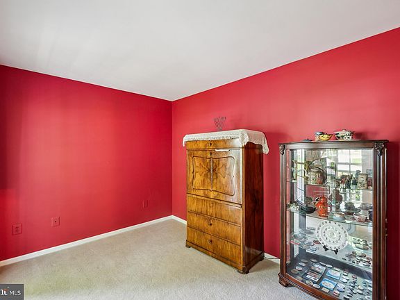 3rd image of 8401 Saint Regis Way