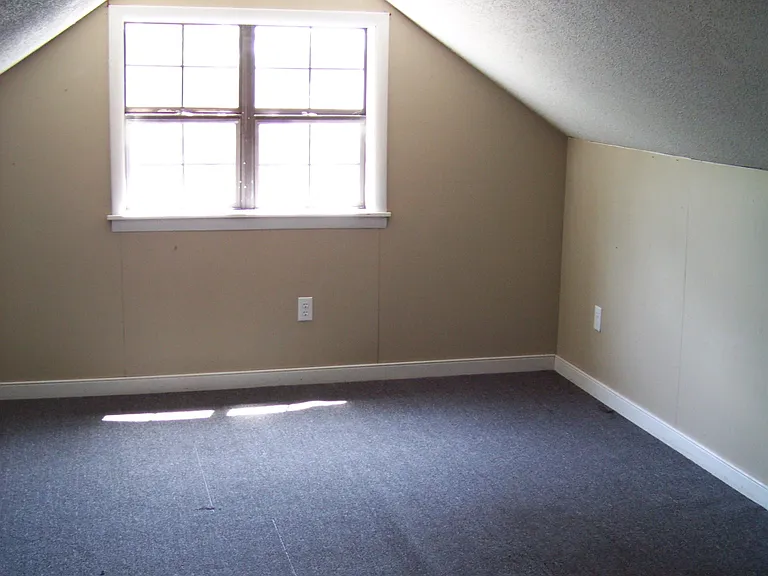 28 N Broadview St — Photo 10
