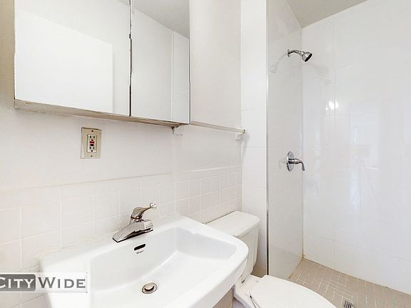 4th image of 237 E 53rd St APT 6A