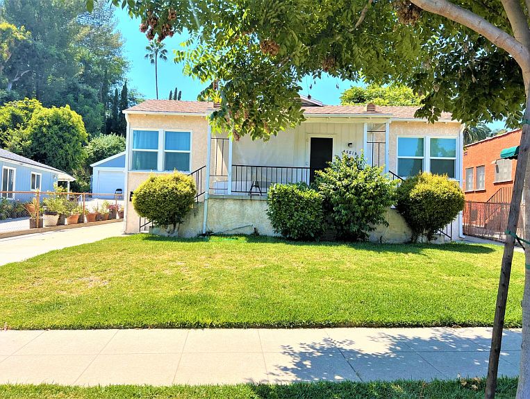 1st image of 4581 1/2 Ellenwood Dr