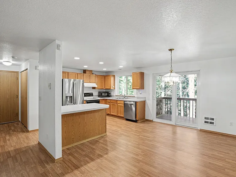 22530 Bluewater Dr SE — Photo 6