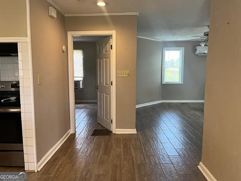 6878 Newnan Rd — Photo 7