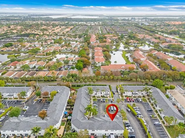 5570 NW 107th Ave — Photo 3