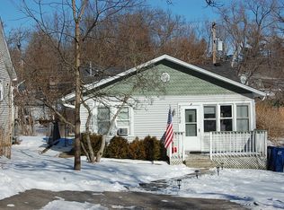 21702 W Edgewood Ave, Lake Villa, IL 60046