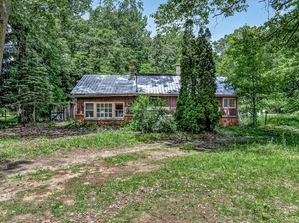 4270 Duck Lake Rd, Whitehall, MI 49461