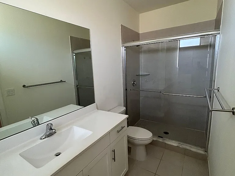3229 W 106th Ter — Photo 16