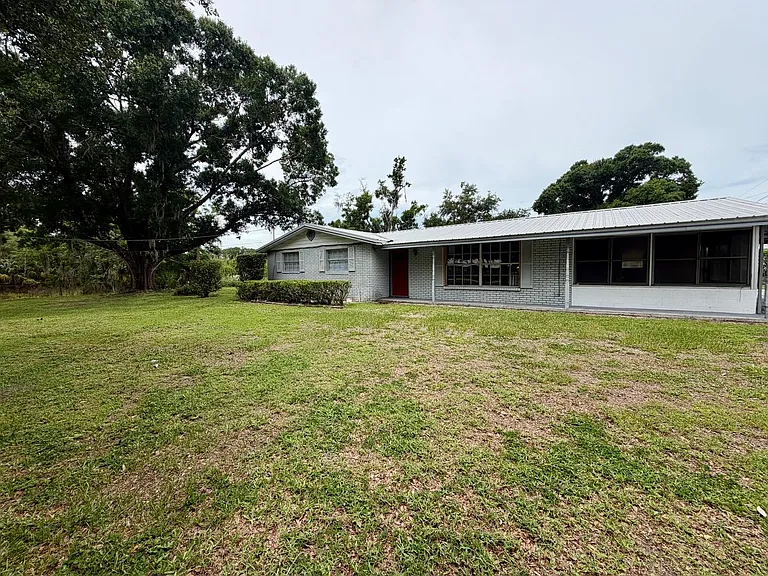 1809 Richter Ln — Photo 2