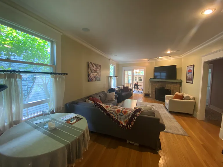 4739 Latona Ave NE — Photo 7