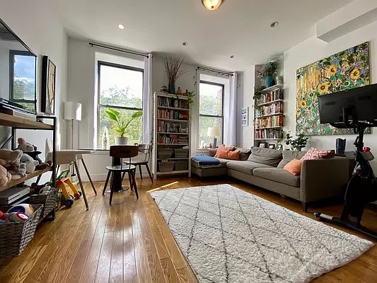1st image of 239 W 123rd St APT 3