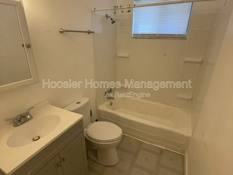 712 N Linwood Ave — Photo 5