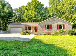 1941 Elkin Station Rd, Winchester, KY 40391