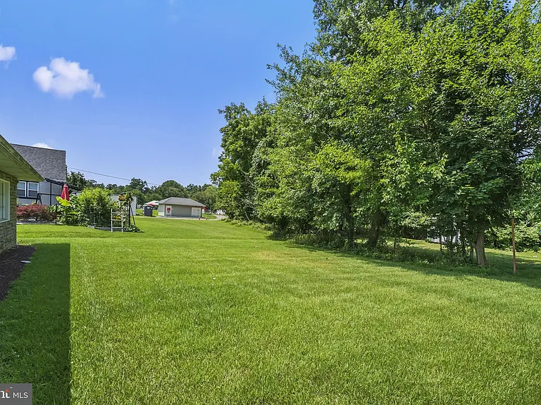 1125 Parkway Ave — Photo 4