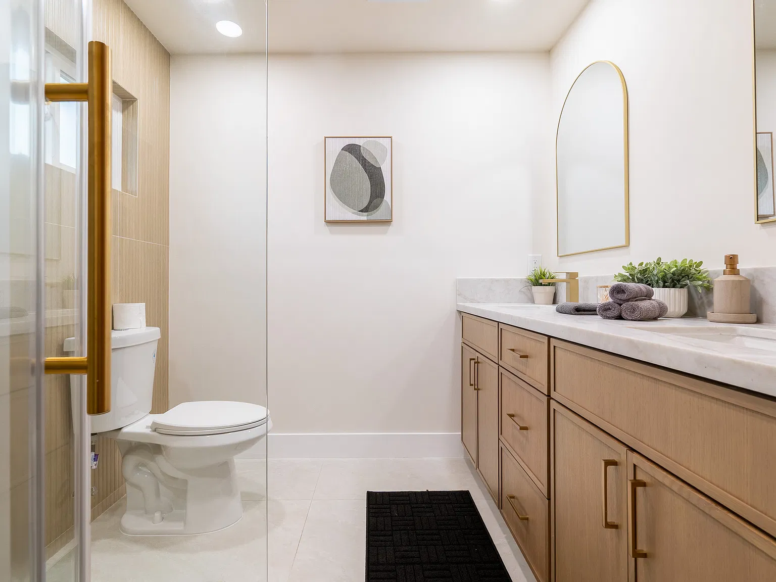 2732 E Barkley Ave — Photo 4