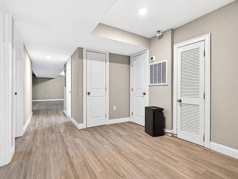 24 Crest Ave #1 — Photo 18