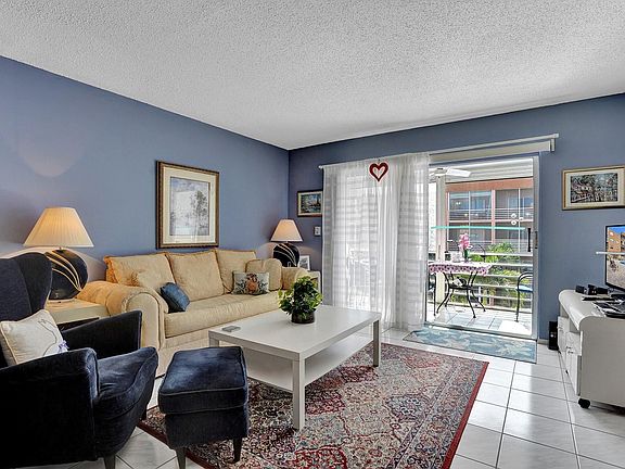 4th image of 3050 E Sunrise Lakes Drive #322