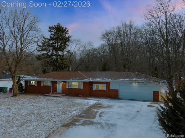 13515 Lenmoore Rd, Van Buren Township, MI 48111