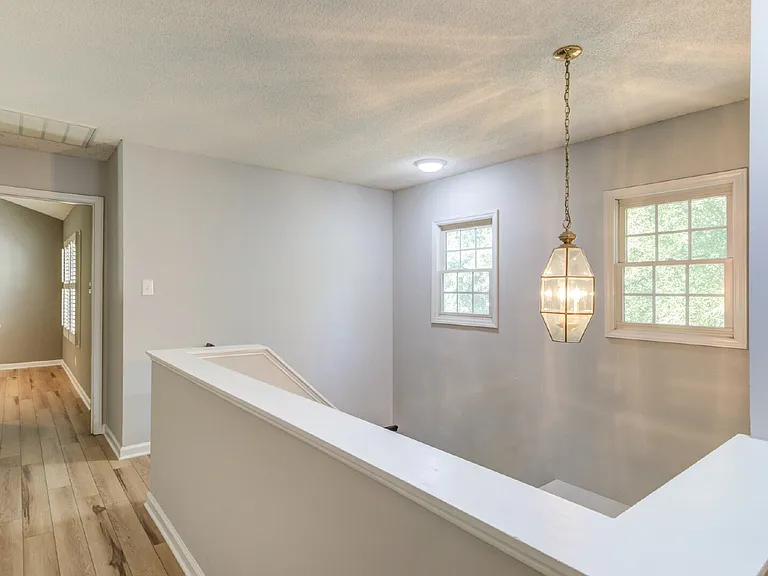 103 Unaka Ct — Photo 42