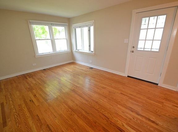 3rd image of 3401 Scott St