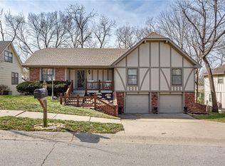 628 Camelot Dr, Liberty, MO 64068