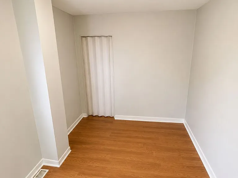 2115 Sigel St — Photo 9