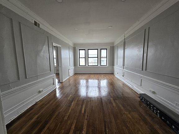 2nd image of 311-312 Mount Prospect Ave #22I