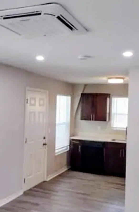 2 bed, 500 sqft, $1,400 — Photo 2