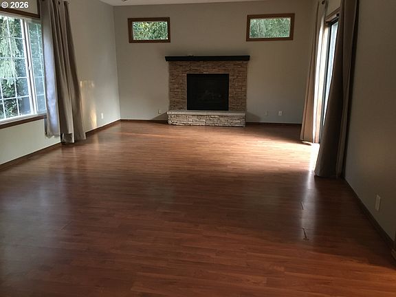 4th image of 21114 NE 22nd Ave