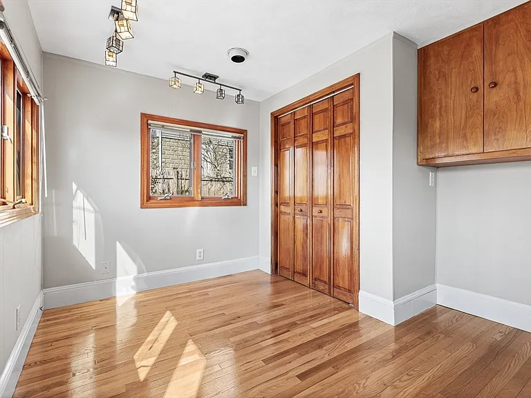1 Oak Grove Ct #1 — Photo 4