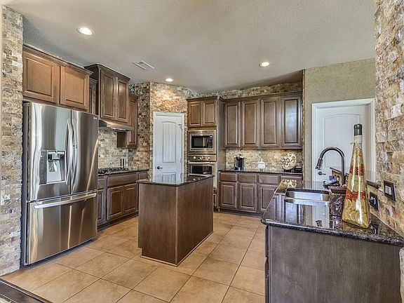 5th image of 2896 Tuscania Ln