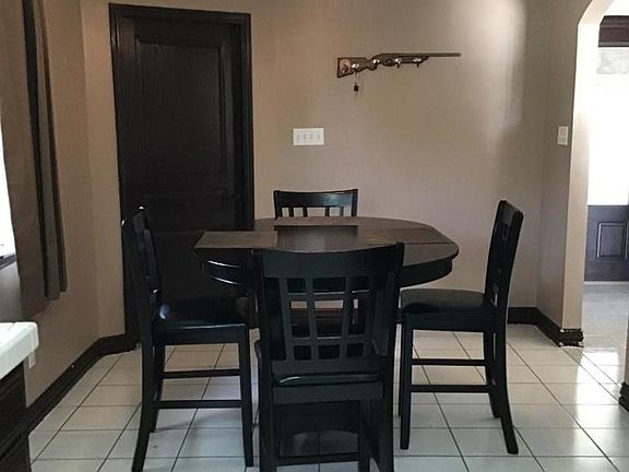3rd image of 1954 Royal Palm Dr