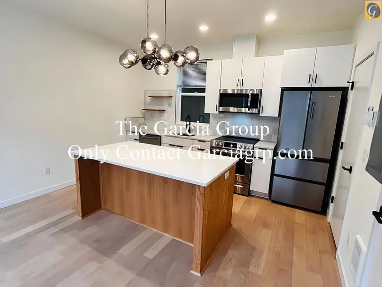 3025 SE Division St — Photo 4