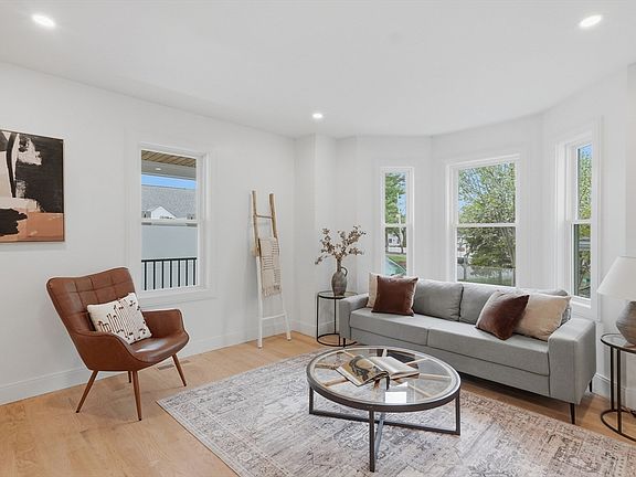 3rd image of 104 Eastern Ave #104