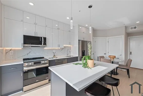 2 bed, $3,400 — Photo 2