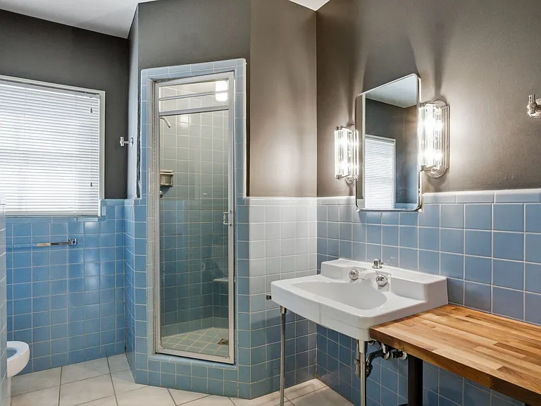 2939 N Manor Dr W — Photo 49
