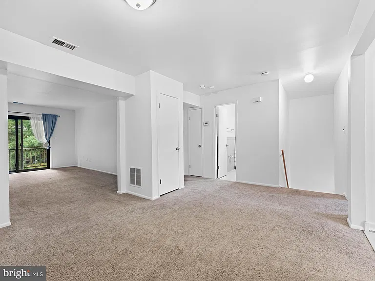 1809 Silver Ct — Photo 5